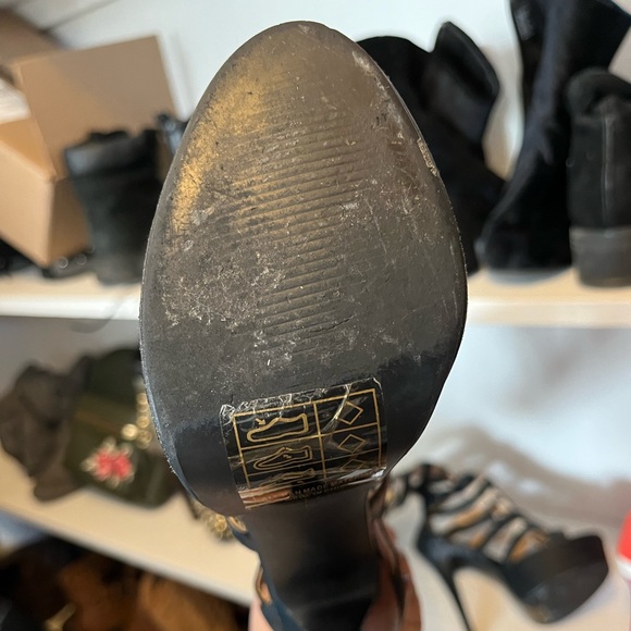 Bloody Shoes - Picture 3 of 5